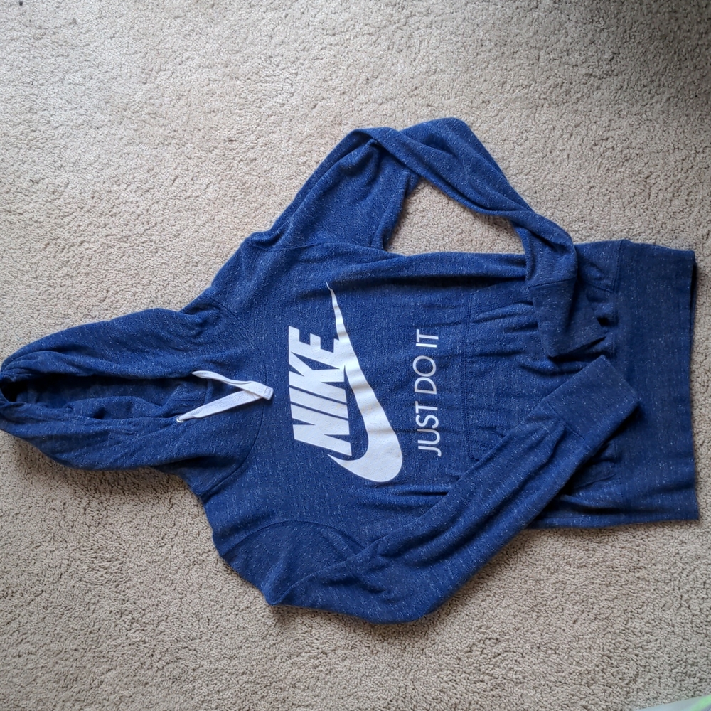 Nike pullover